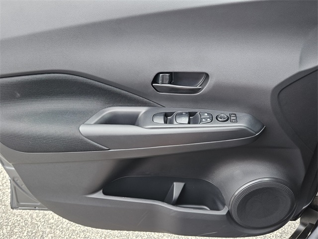2025 Nissan Kicks Play S photo 23