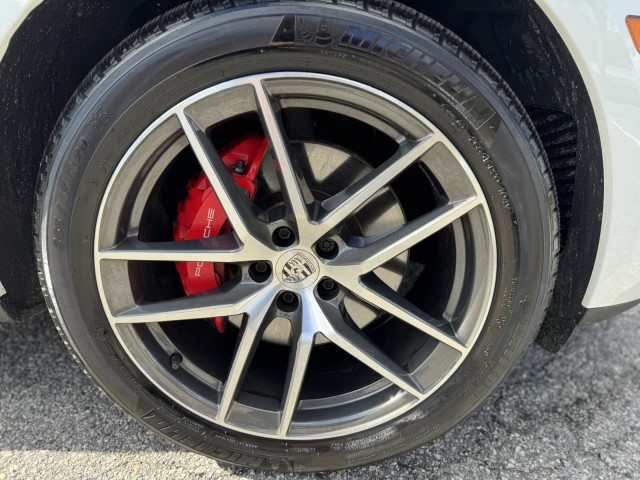 2024 Porsche Macan S photo 3