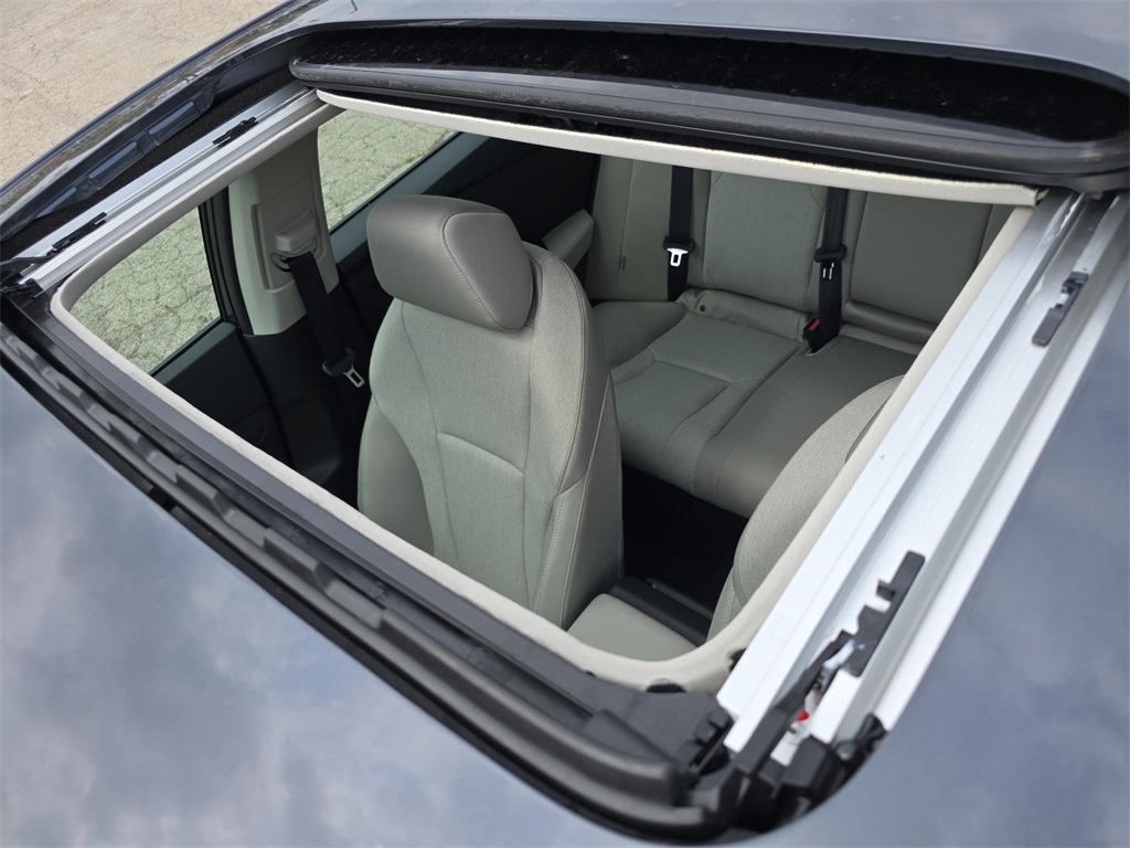 2025 Honda Accord SE photo 2