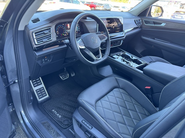2024 Volkswagen Atlas SEL Premium R-Line photo 12