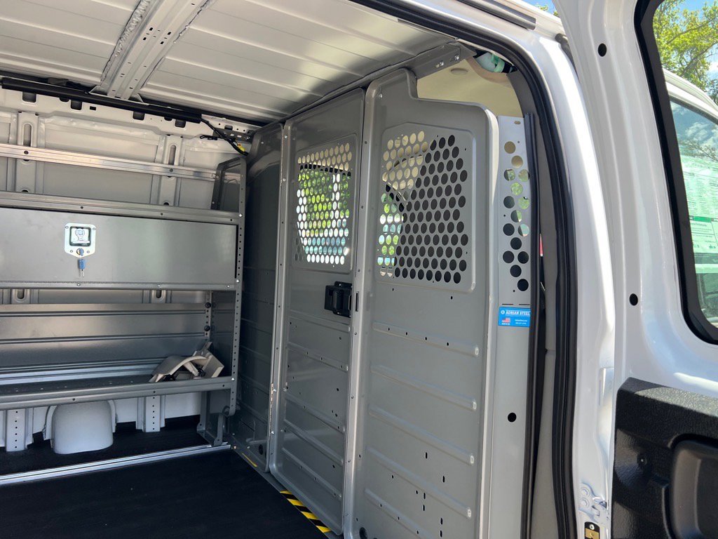 2025 Gmc Savana Cargo 2500 photo 15