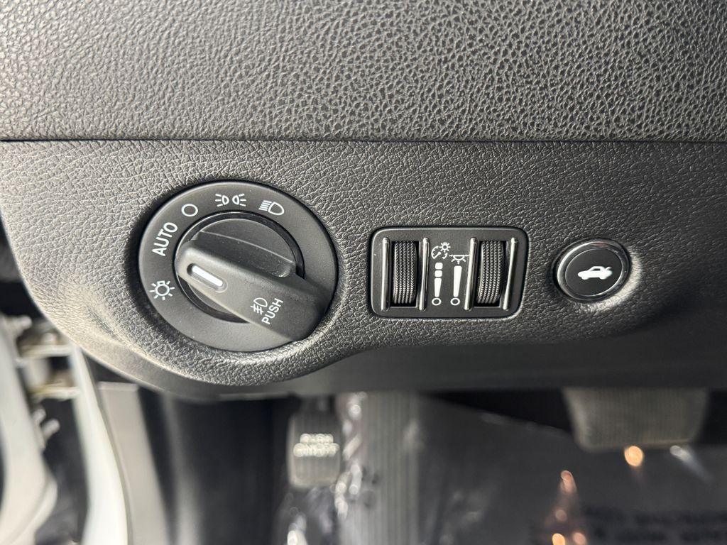 2021 Dodge Charger R/T photo 27