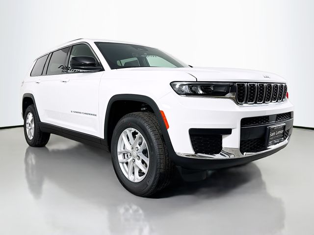 2025 Jeep Grand Cherokee L Laredo's photo
