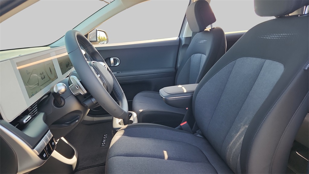 2025 Hyundai Ioniq 5 SEL photo 10