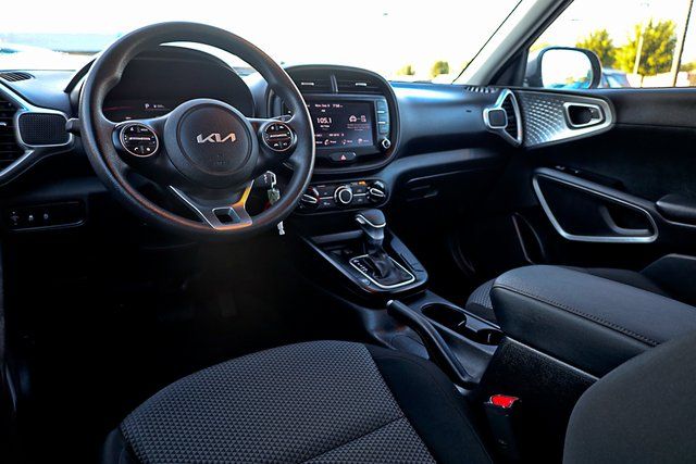 2023 Kia Soul LX photo 14