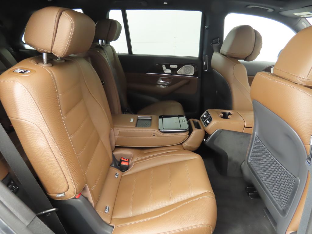 2026 Mercedes Benz GLS 580 4MATIC photo 23