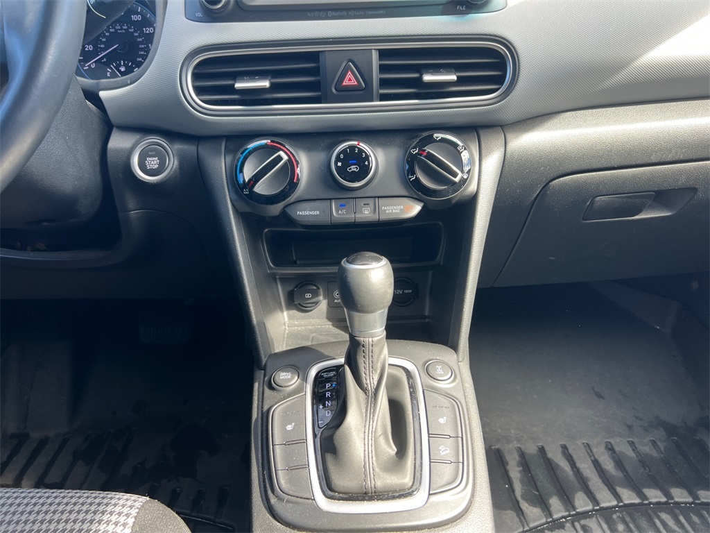2020 Hyundai Kona SEL Plus photo 15