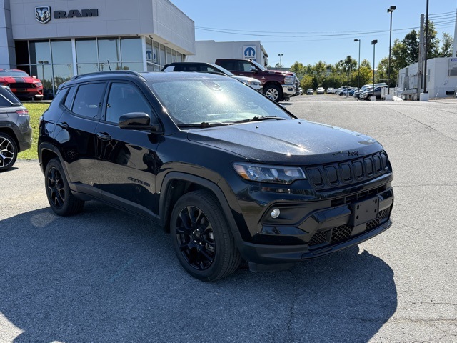 2022 Jeep Compass North Edition Latitude photo 3