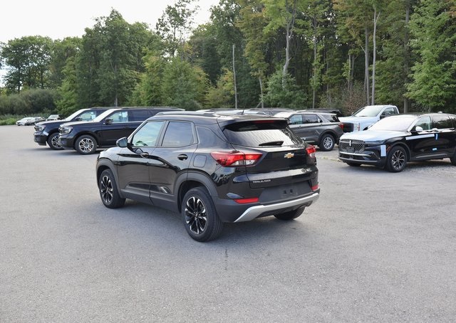 2022 Chevrolet Trailblazer LT photo 3