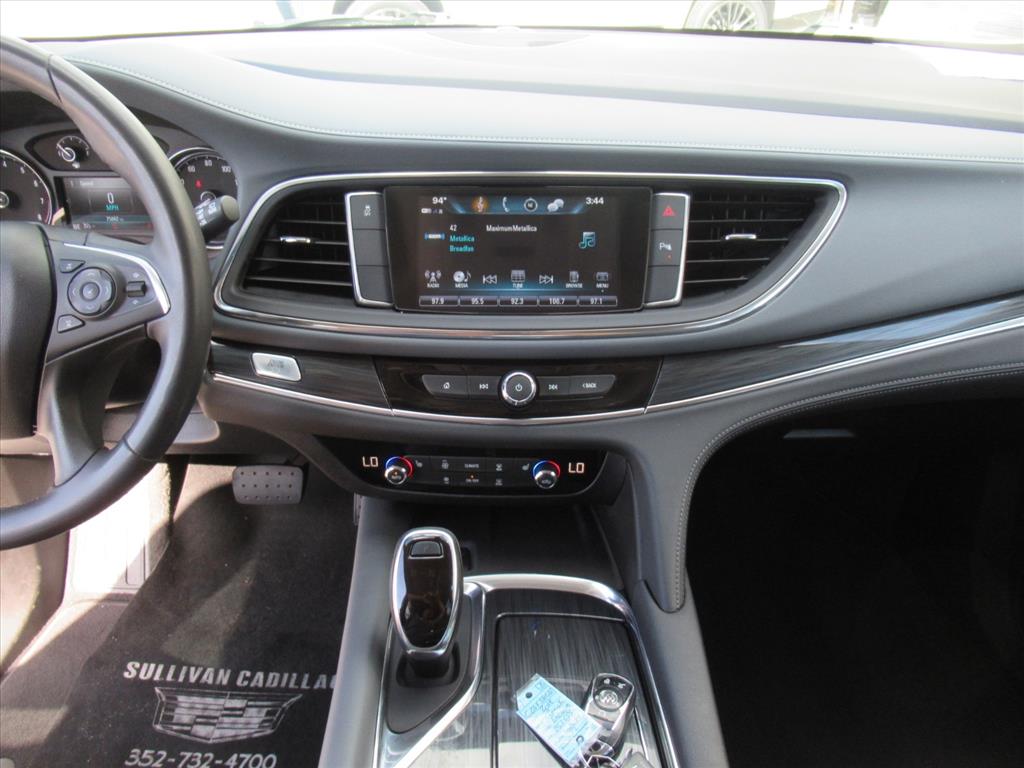 2018 Buick Enclave Essence photo 19