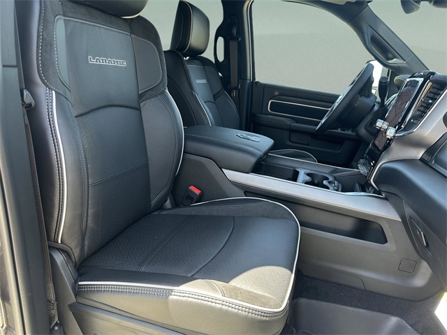 2025 Ram 2500 Laramie photo 26