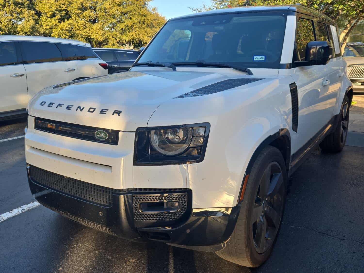 2025 Land Rover Defender X-Dynamic SE's photo