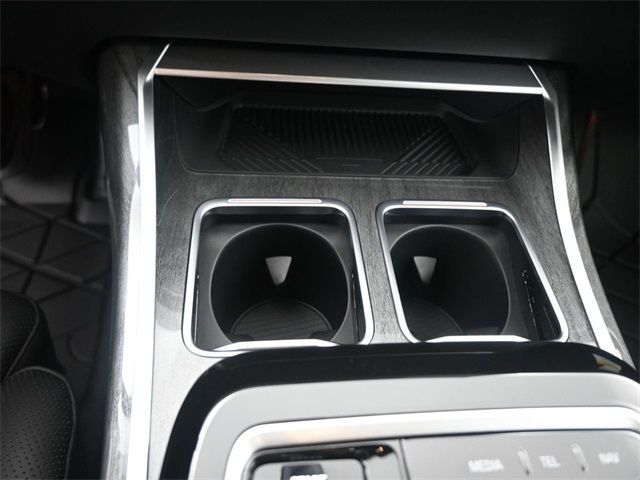2025 Bmw 740i photo 4