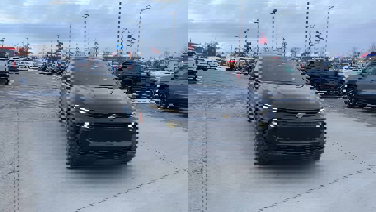 2026 Chevrolet Equinox EV 1LT photo 2