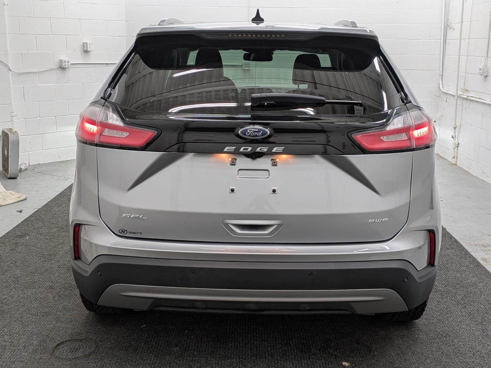 2021 Ford Edge SEL photo 18