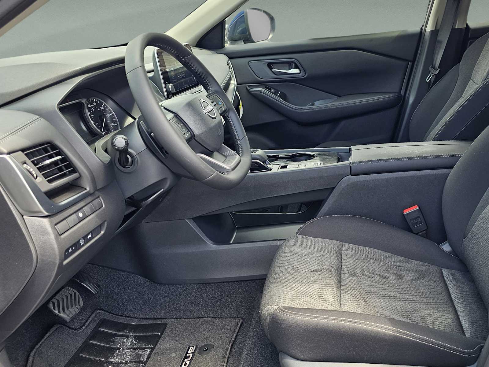 2026 Nissan Rogue SV photo 15