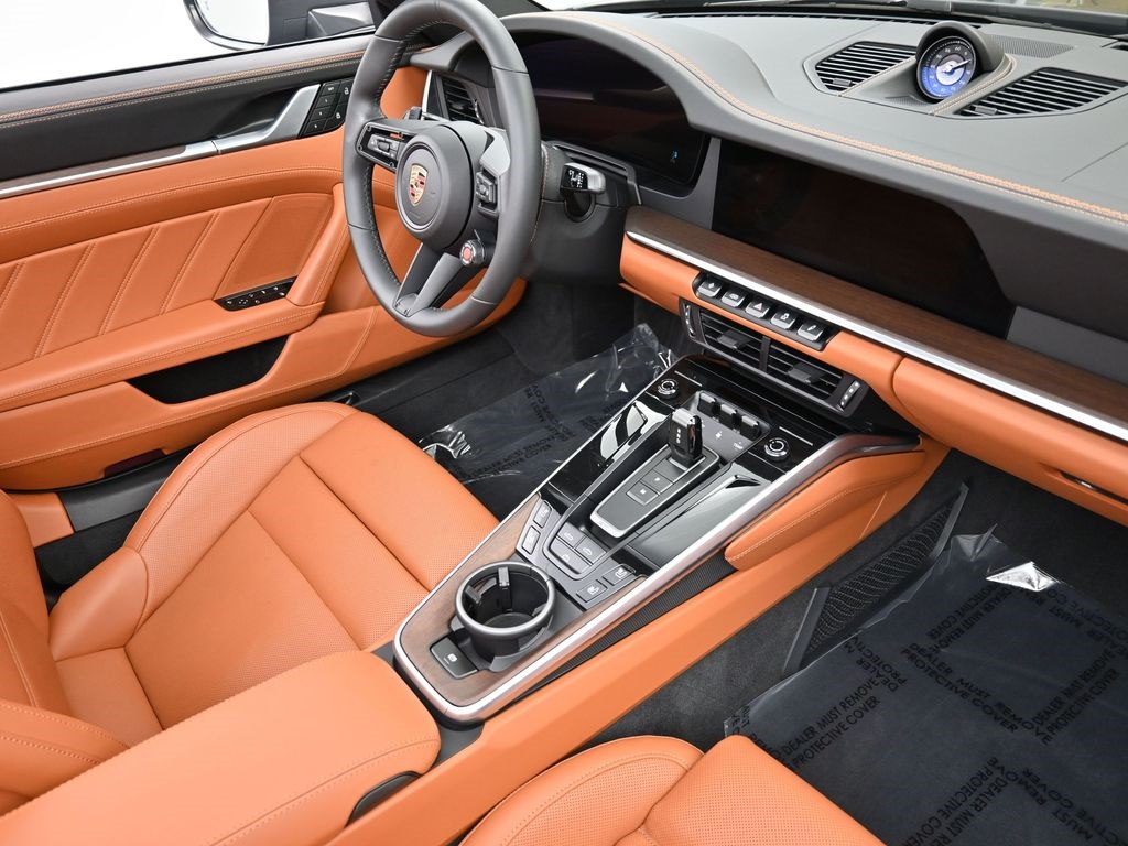 2025 Porsche 911 photo 9