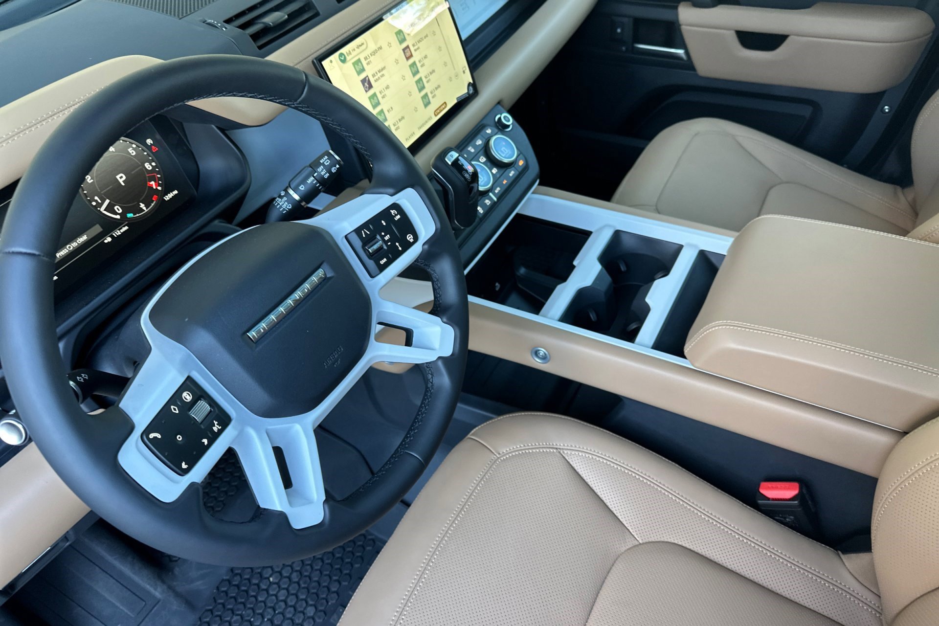 2025 Land Rover Defender 110 X-Dynamic SE photo 4
