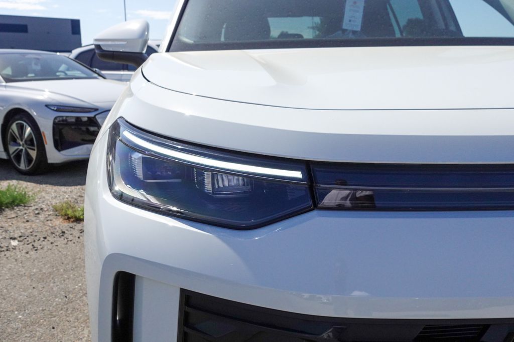 2025 Volkswagen Tiguan S photo 4