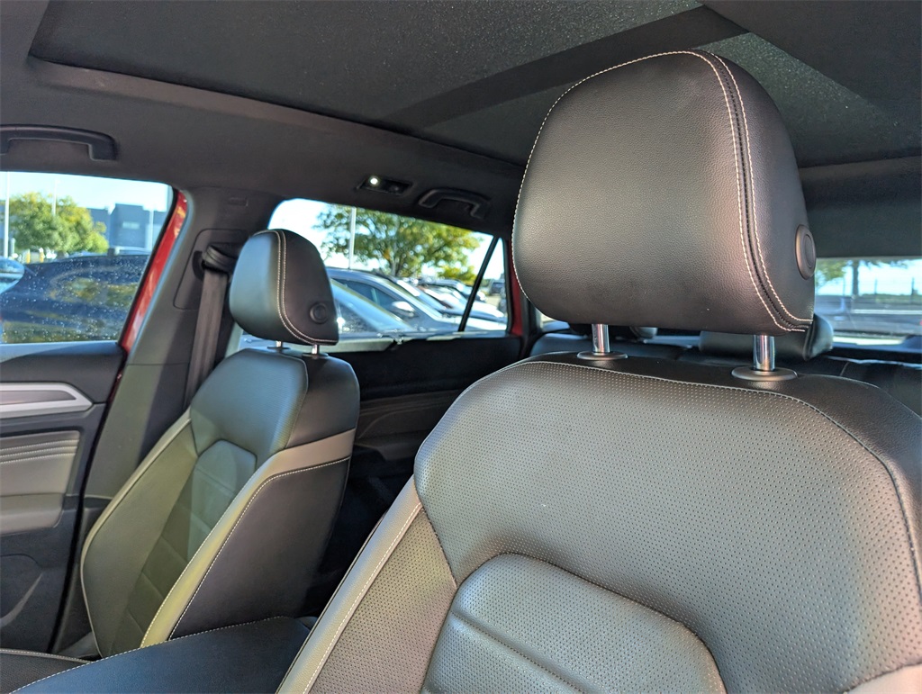2022 Volkswagen Atlas Cross Sport V6 SEL Premium R-Line photo 10
