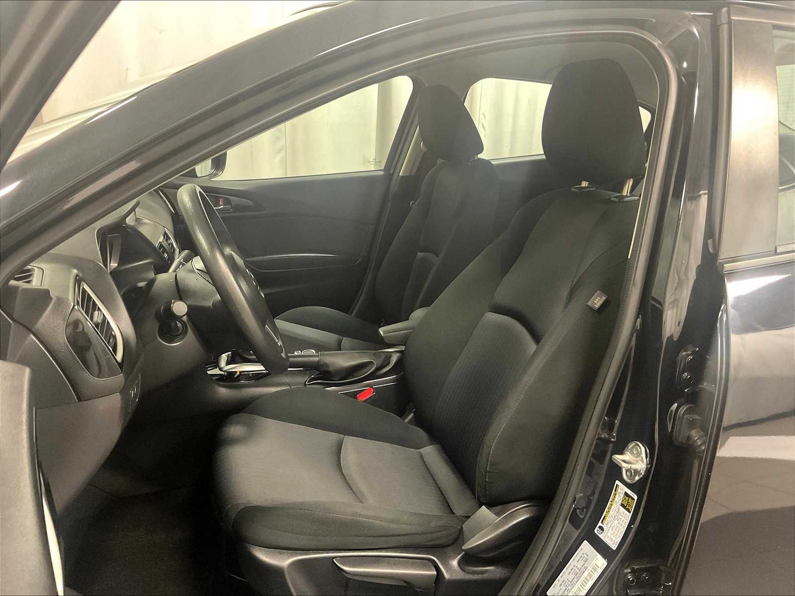 2016 Mazda Mazda3 i Sport photo 9
