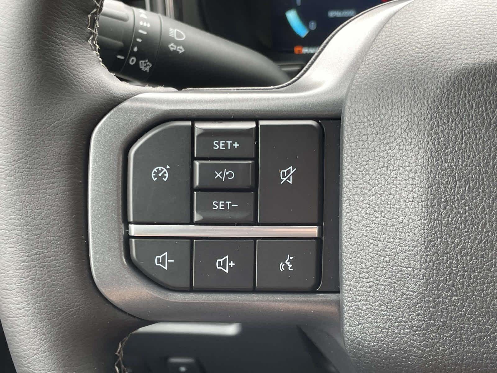 2025 Ford F-350 Lariat photo 30