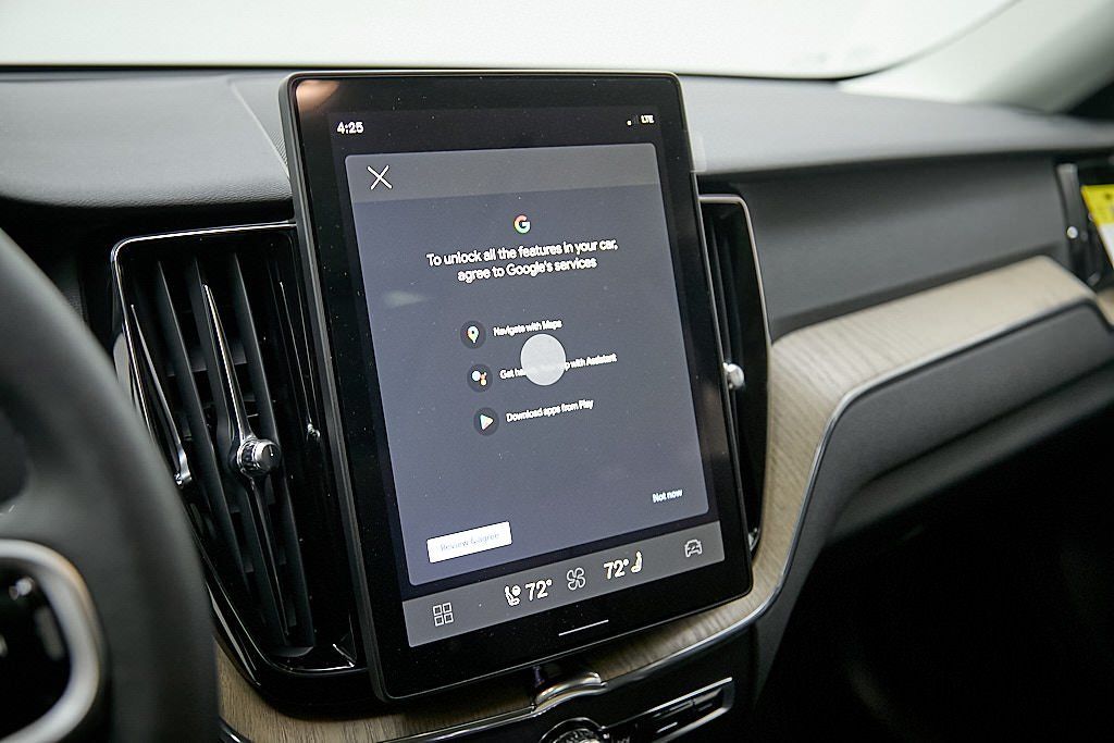 2026 VOLVO XC60 - Image 14