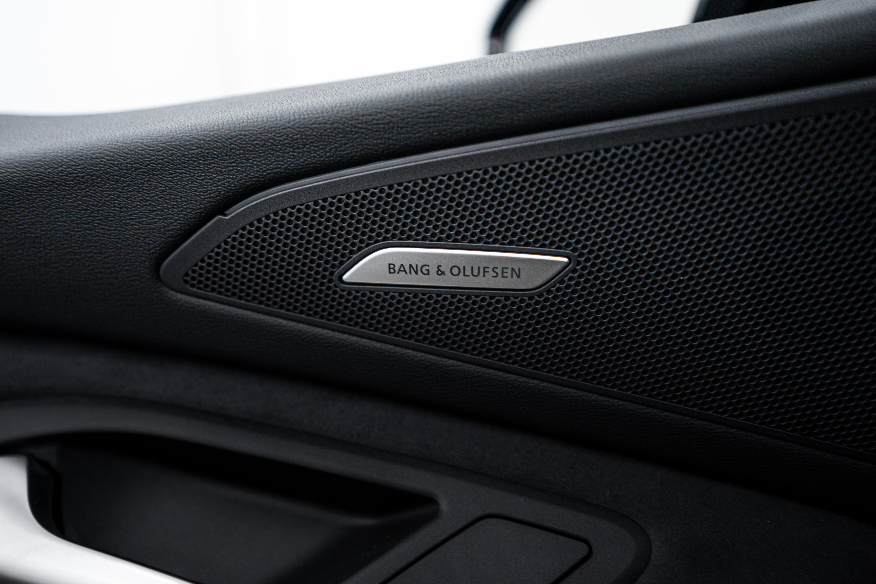2025 Audi SQ6 photo 12