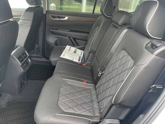 2025 Volkswagen Atlas SEL Premium R-Line photo 15