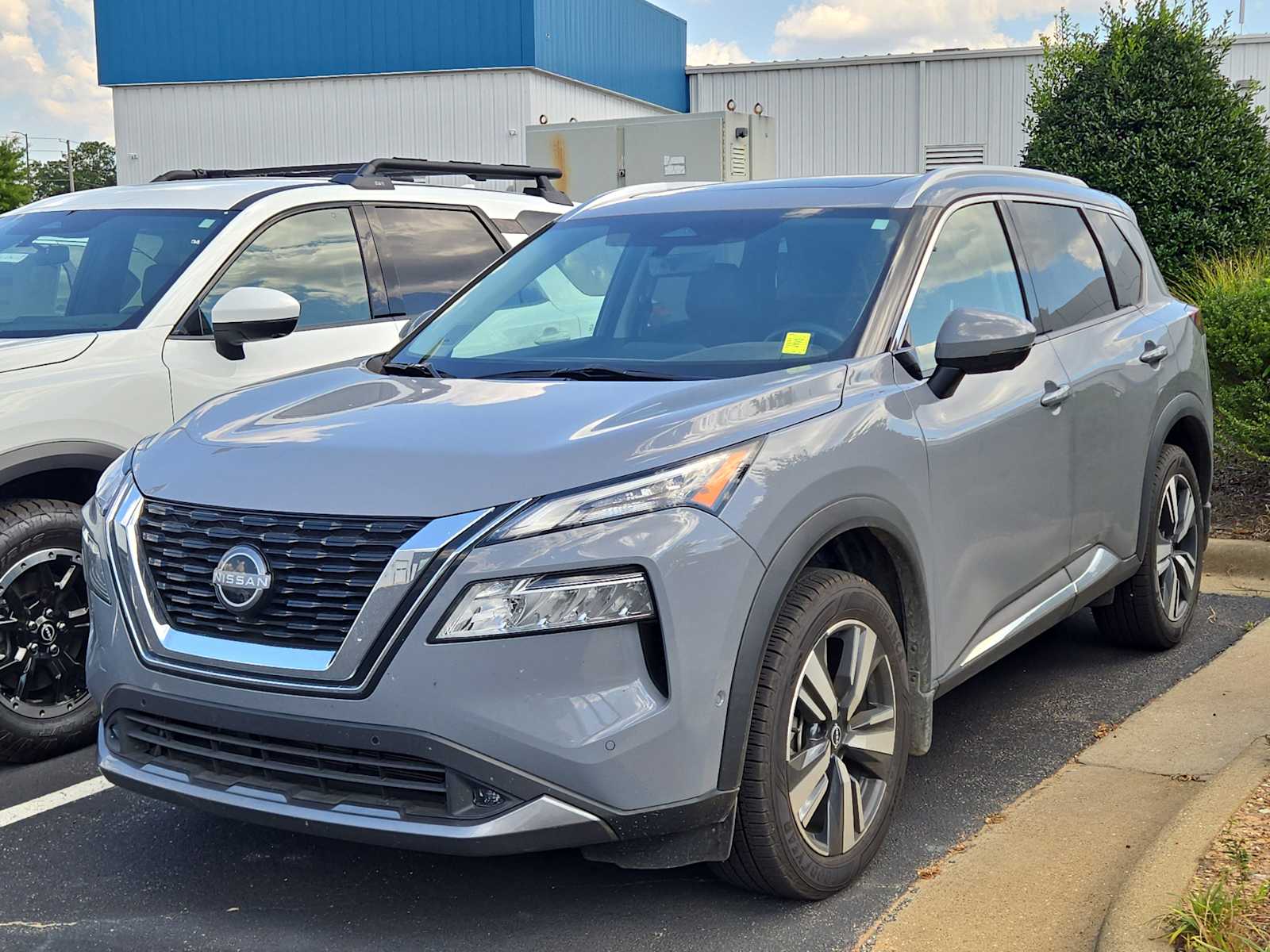 2022 Nissan Rogue SL photo 3