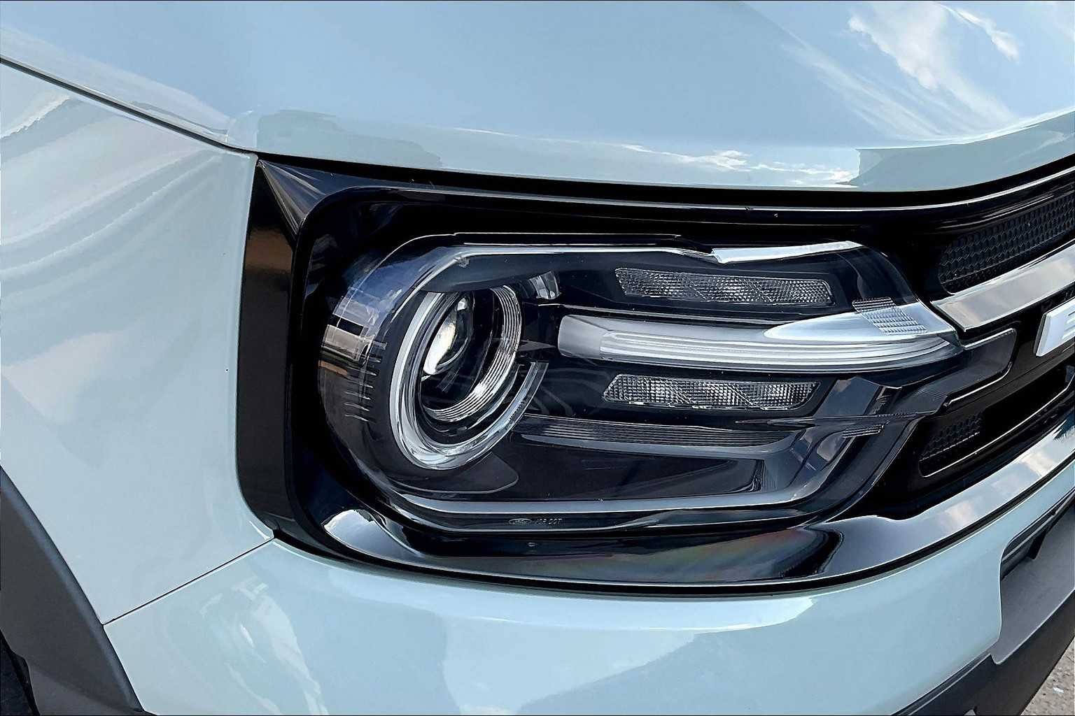 2022 Ford Bronco Sport Outer Banks photo 25