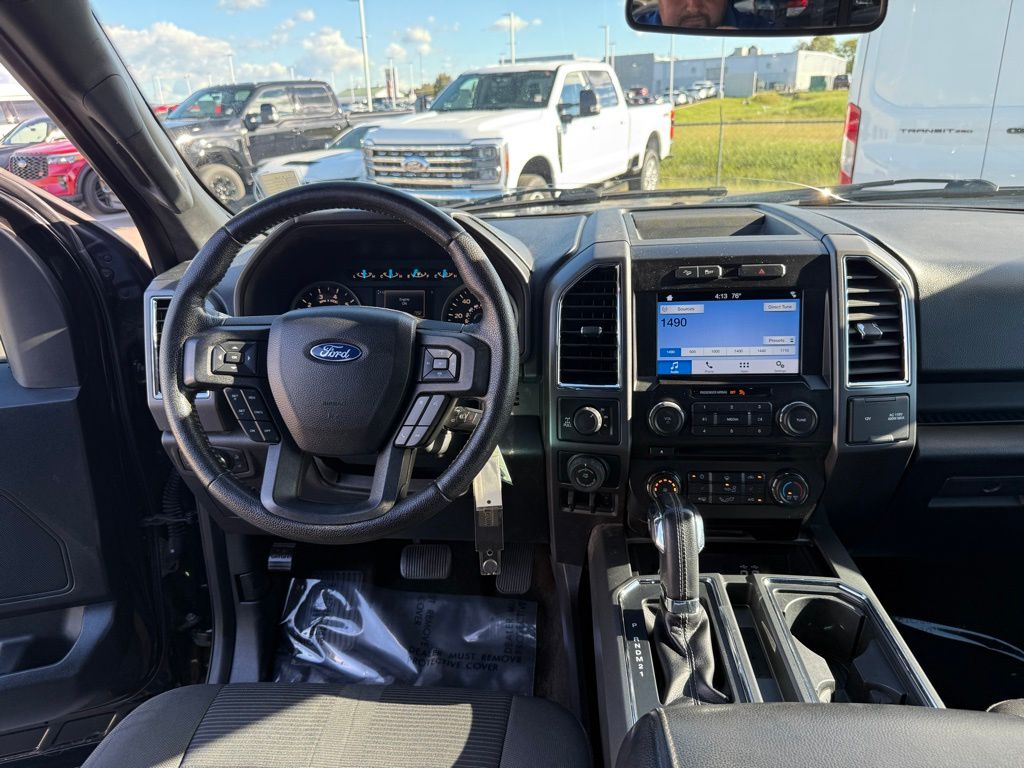 2016 Ford F-150 XLT photo 11