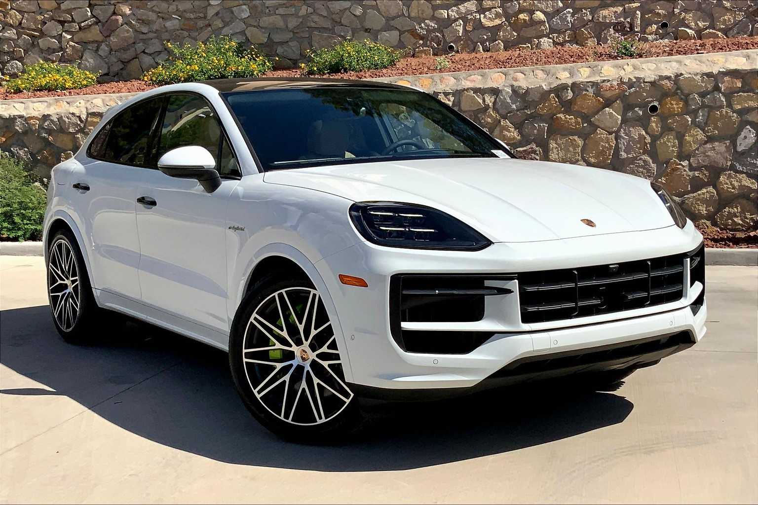 2025 Porsche Cayenne E-Hybrid Coupe photo 9