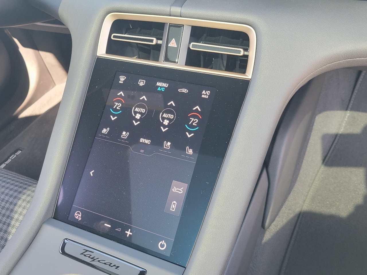 2025 Porsche Taycan 4S photo 14