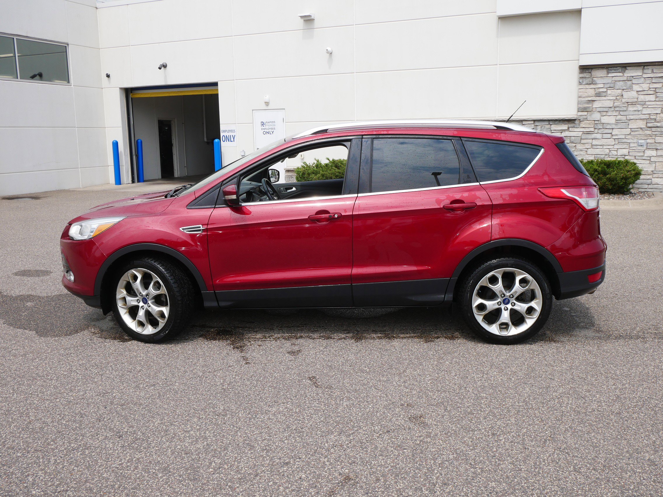 Used 2014 Ford Escape Titanium with VIN 1FMCU9J92EUD72373 for sale in Coon Rapids, Minnesota