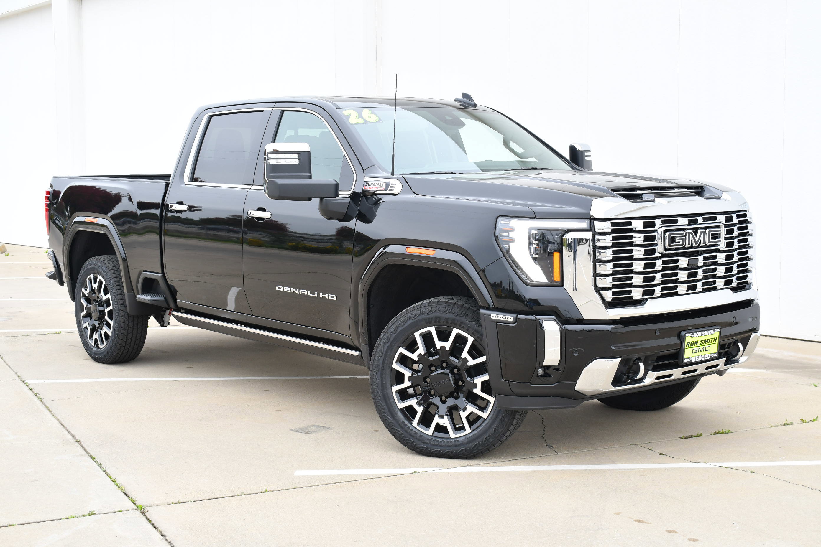 2026 Gmc Sierra 2500 HD Denali photo 2