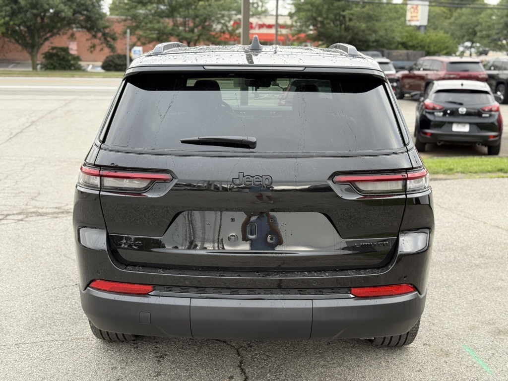 2025 Jeep Grand Cherokee Limited photo 7