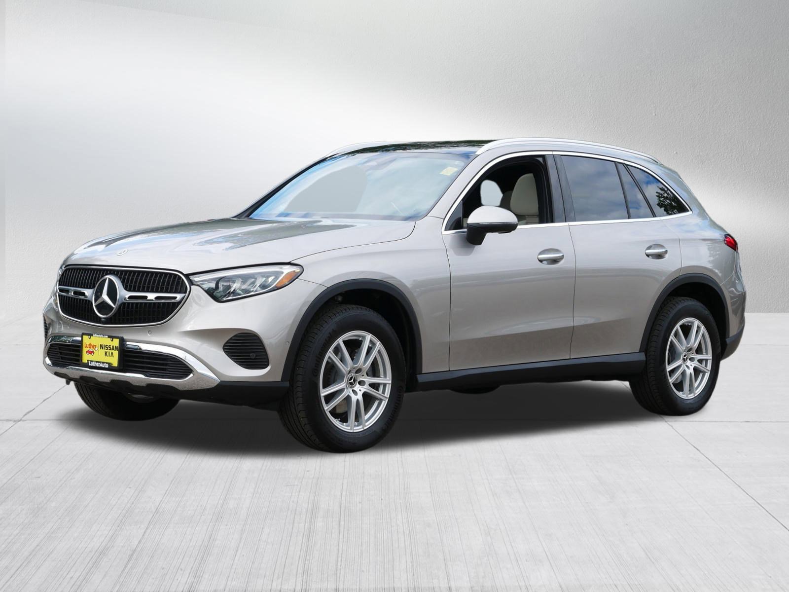 2023 Mercedes Benz GLC 300 4MATIC photo 3