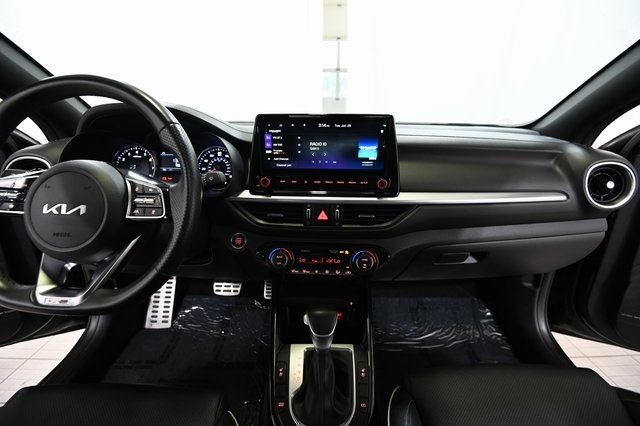 2023 Kia Forte GT-Line photo 2