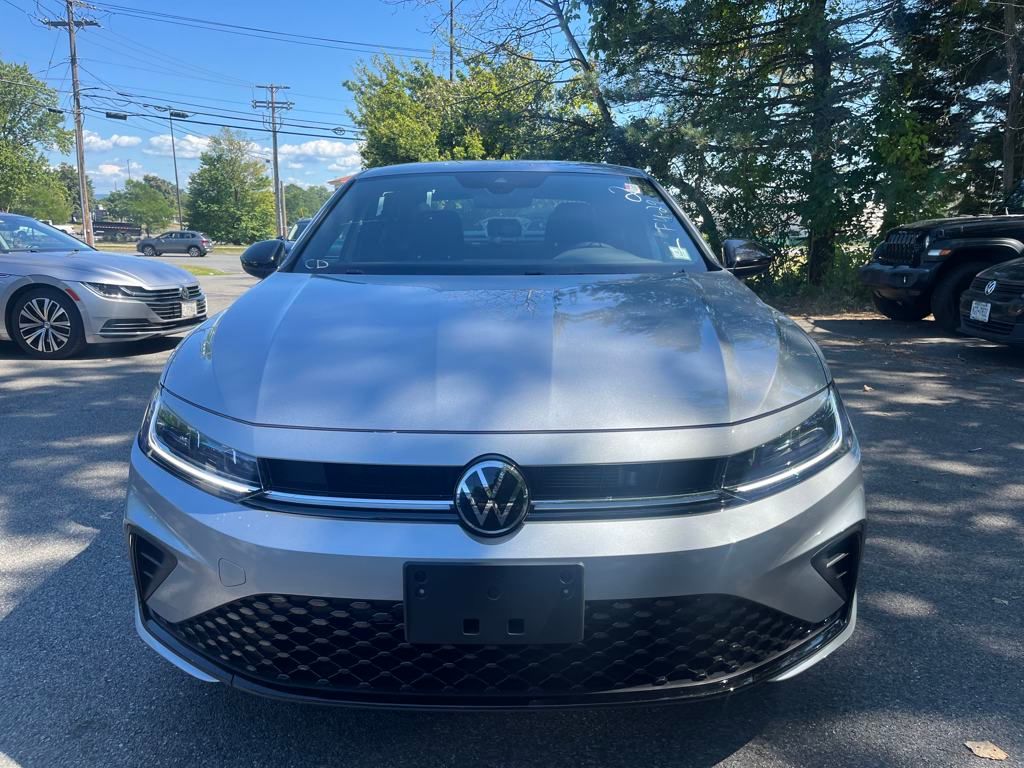 2025 Volkswagen Jetta 1.5T Sport photo 3