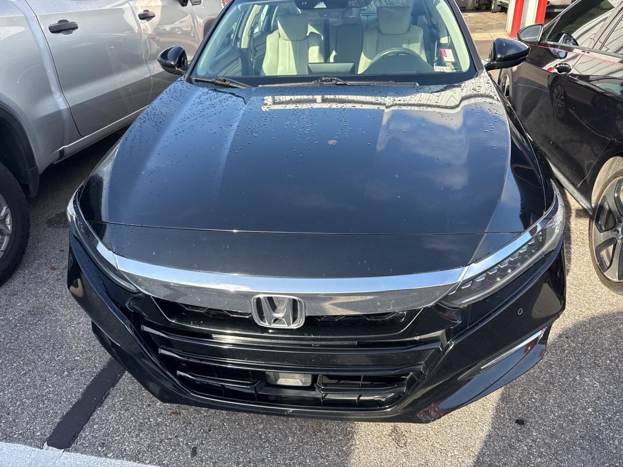 2018 Honda Accord Hybrid Touring photo 2