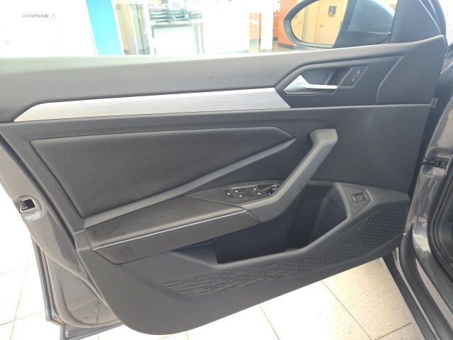2025 Volkswagen Jetta 1.5T S photo 9