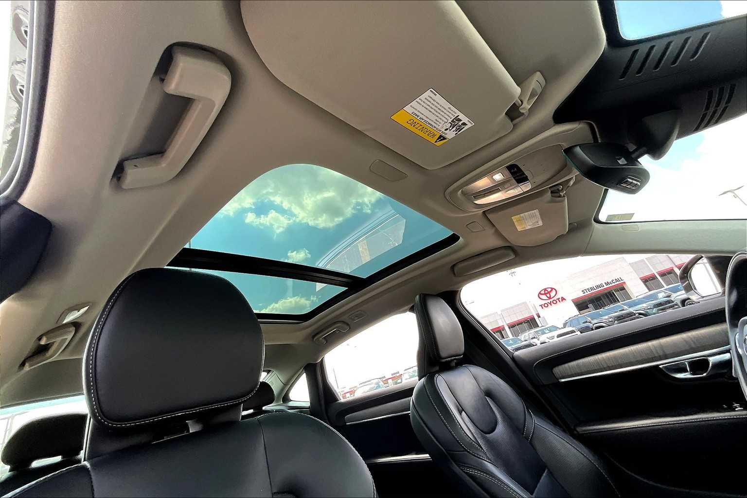 2022 Volvo S90 Inscription photo 13