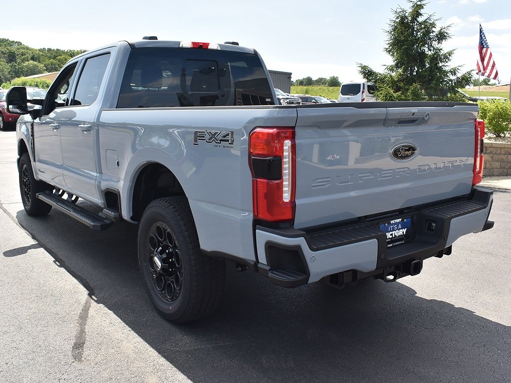 2025 Ford F-250 Lariat photo 3