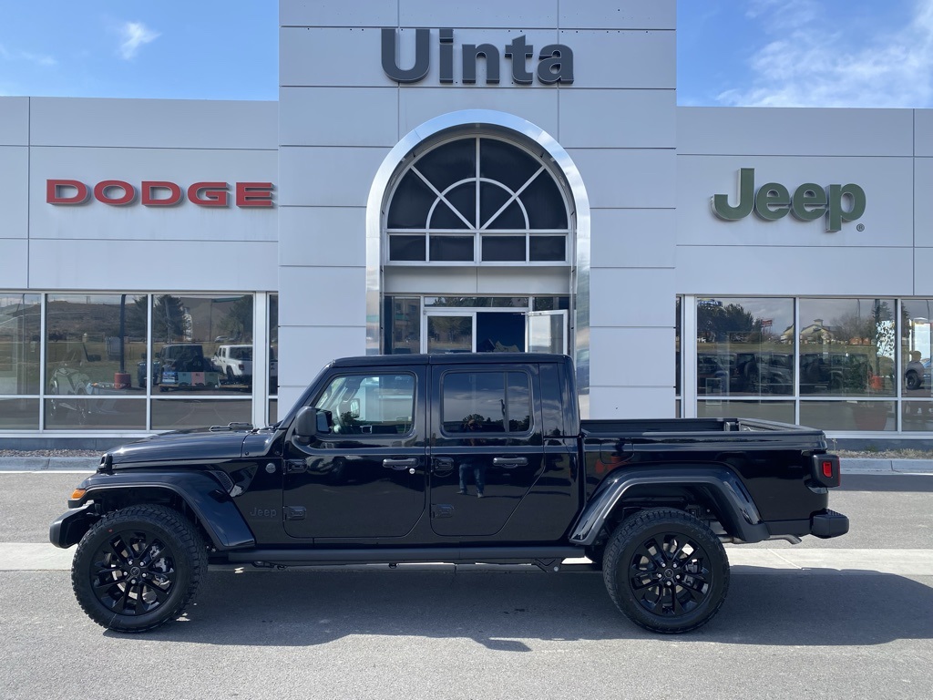 2025 Jeep Gladiator Sport photo 2