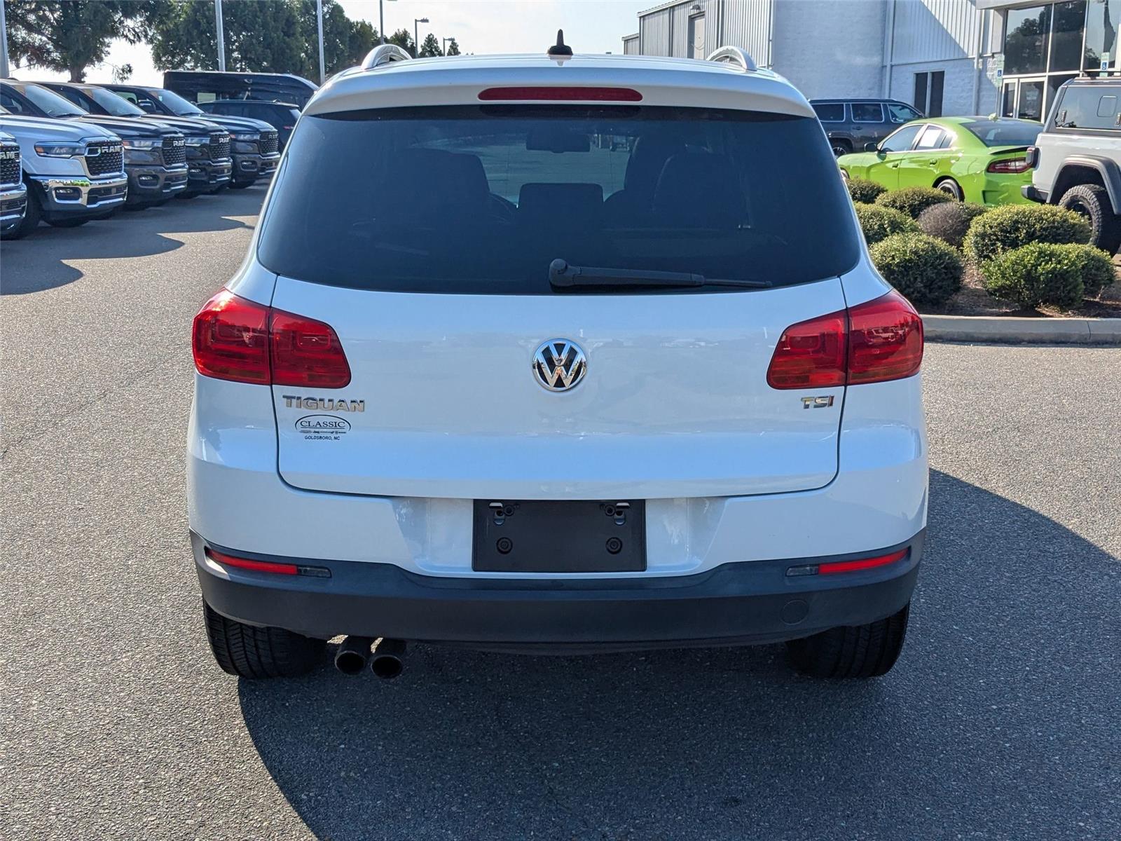 2017 Volkswagen Tiguan Wolfsburg Edition photo 5