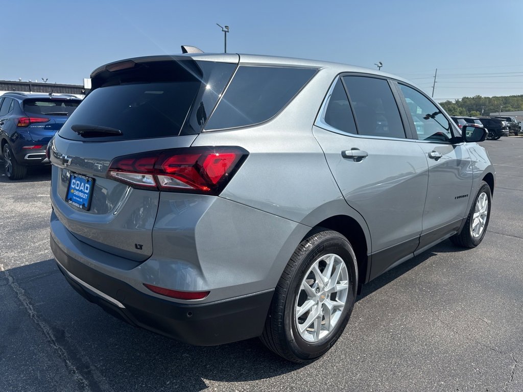 2023 Chevrolet Equinox LT photo 3