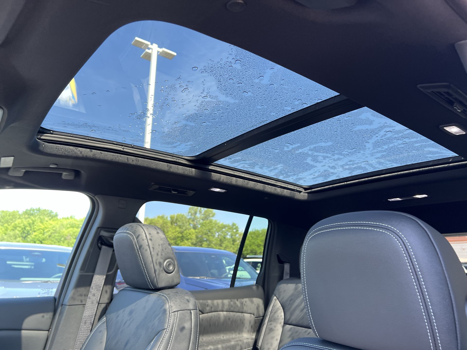 2025 Chevrolet Traverse photo 6