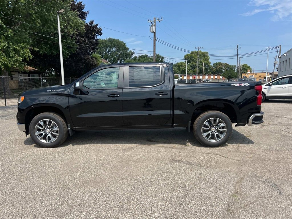 2026 Chevrolet Silverado 1500 LT photo 2
