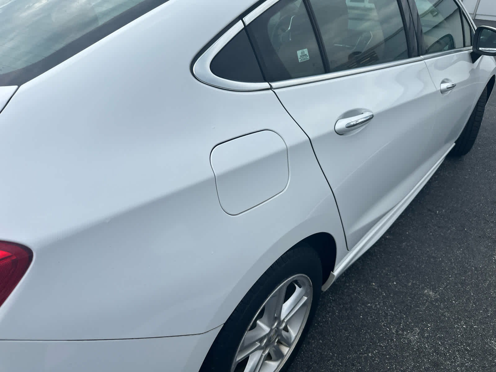 2016 Chevrolet Cruze Premier photo 2